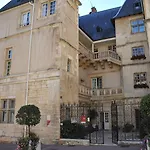 فندق D'haussonville