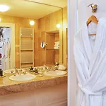 Hotel D'haussonville 4*