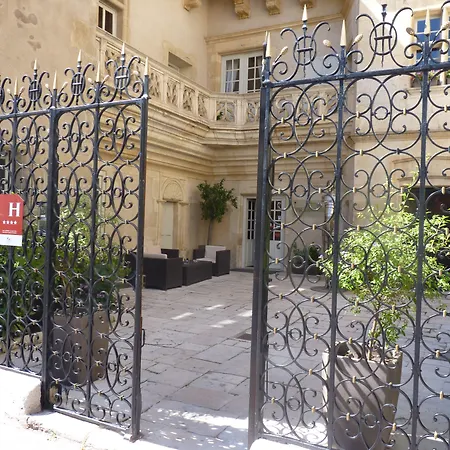 Hotel D'haussonville 4*