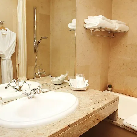 D'haussonville فندق 4*