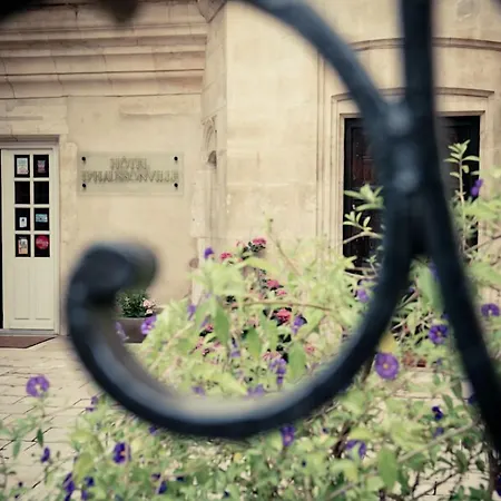 فندق D'haussonville 4*