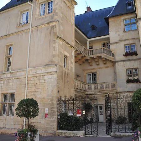 Szálloda D'haussonville