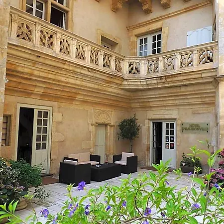 מלון D'haussonville 4*