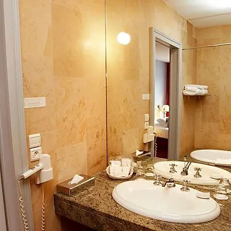 D'haussonville 4*