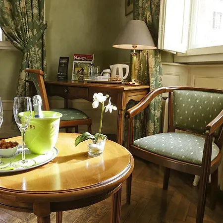 Hotel D'haussonville 4*