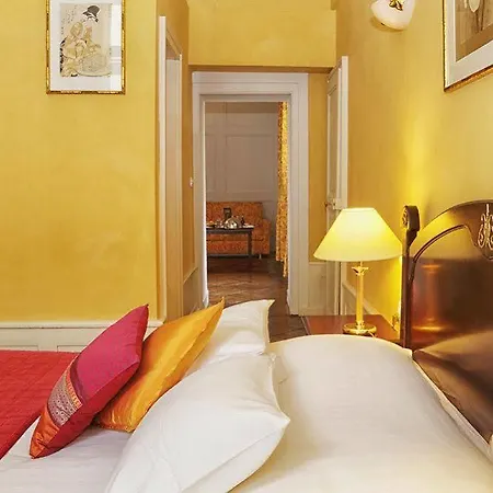 Hotel D'haussonville 4*