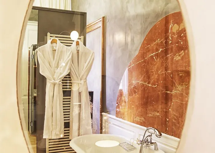 Hotel D'haussonville 4*