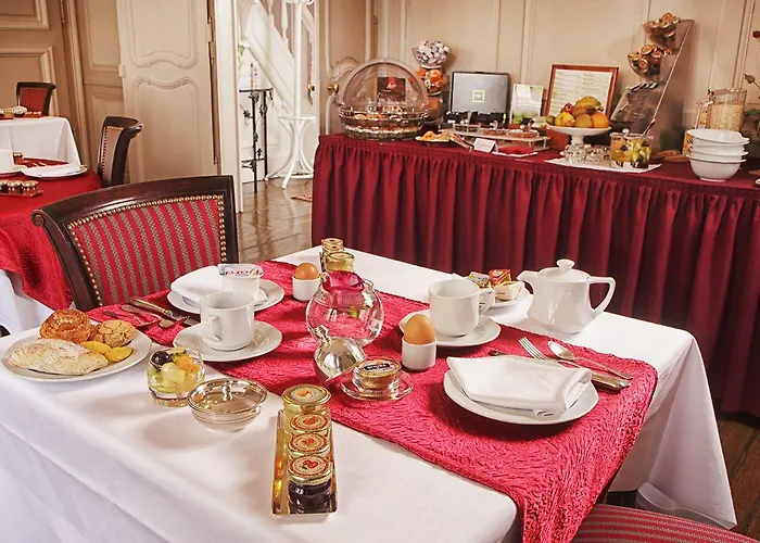 Hotel D'haussonville 4*