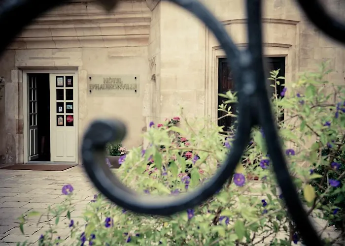 Hotel D'haussonville 4*